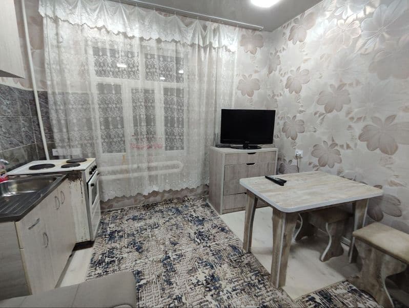 Сдаётся 1 ком кв/3 этаж/4, бывшее общежитие, уютная квартира — фото 2