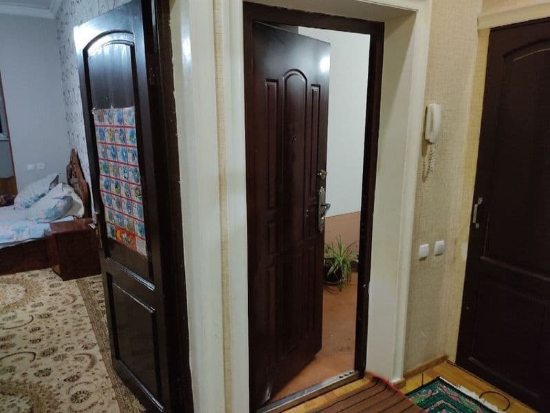 Qatortol bozor oldida 5 kvartal 2 xona uzimmiki bez komissiy — фото 4
