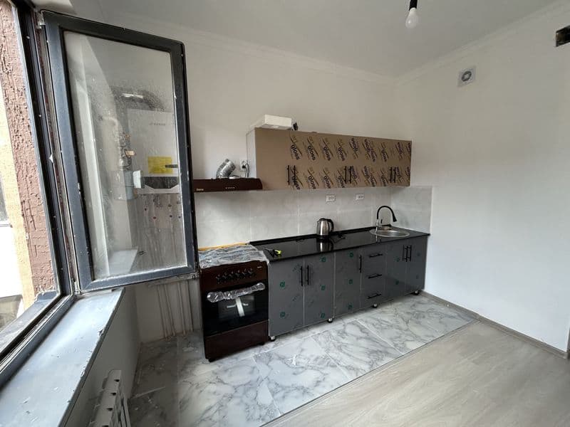 Oʻrikzor residenceda bozori oldida  uy ijaraga quyiladi 2xon