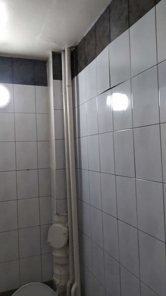 Факат кизлани уйимизи битта хонасига куямиз. Шароитлар бор. 