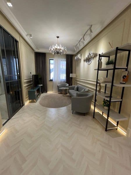 2/8/10<br />
Общая Площадь 65м2<br />
Цена 700$ торг<br />
О