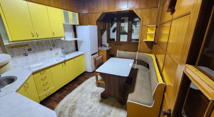 Сдаётся 4 комнатная квартира <br />
С меблью и техникой квар