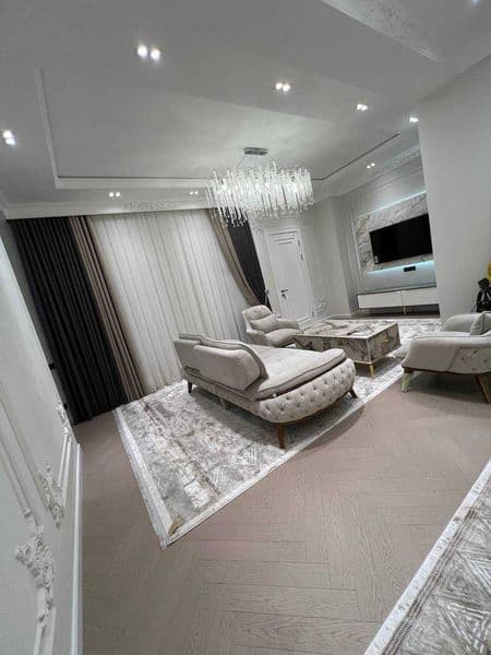 Юнусабадский район<br />
ЖК Казакстан<br />
Этаж : 4<br />
Э