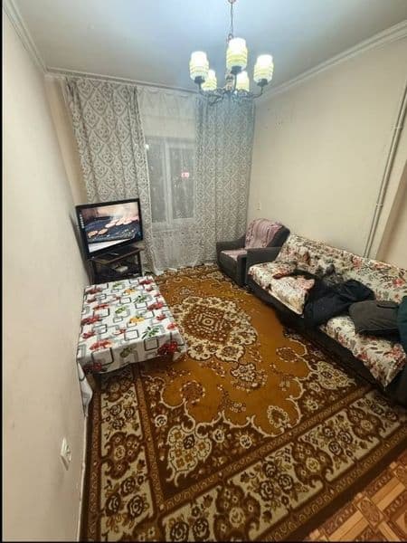 Средний ремонт чистая квартира,с мебелью,из техники имеется-