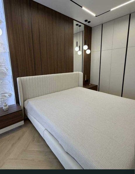 2 комнатную квартиру на 5 этаже,<br />
В квартире есть все н