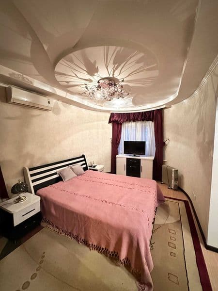 Сдаётся просторная, уютная квартира в центре города! Удобное