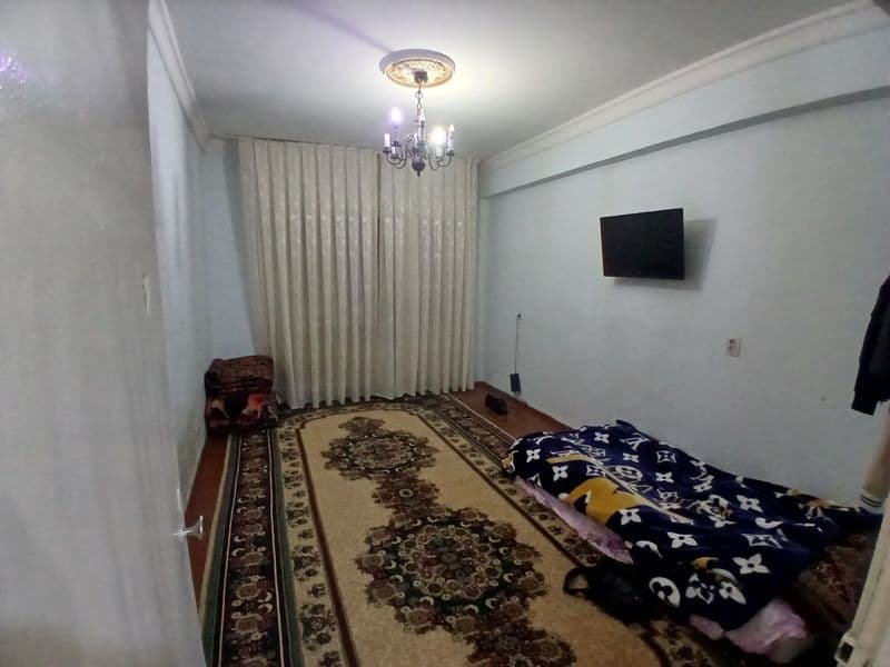 farxodski bozorni oldida faqat õǧil bollar qoyiladi 3 xonali