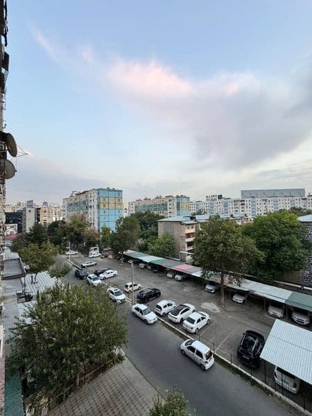 Ijaraga beriladigan kvartira<br />
Район: Олмазор <br />
Кўч