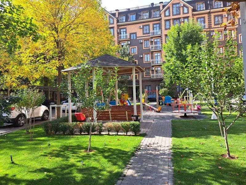 Сдаётся уютная новостройка с мебелью и техникой.<br />
В ква