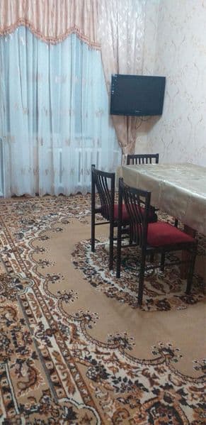 Сдам квартиру на долгий срок. 1 комнатная переделанная в 2. 