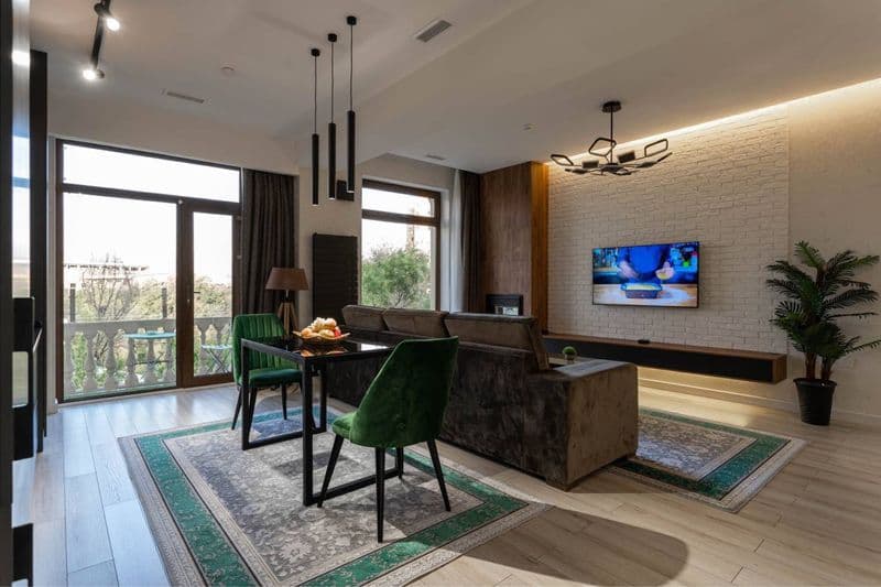 Яккасарайский район<br />
Ул.Чехова <br />
Новостройка<br />