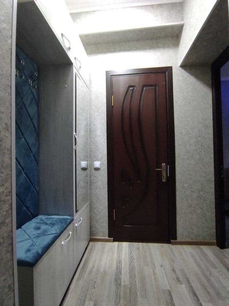 Сдам однушку-студию на 4-м этаже 5-и этажного дома.<br />
<b — фото 2