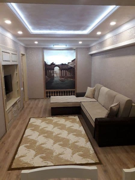 Сдаётся евро квартира 3 комнатная 3 этаже . ул Миробод . ори