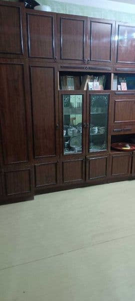 Сдаётся квартира на Корасу-6.  3-х комнатная в среднем состо