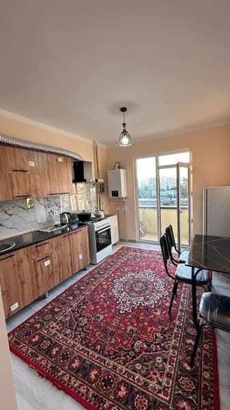 3-xonali kvartira ijaraga<br />
Umumiy maydon 78 kv<br />
Ga