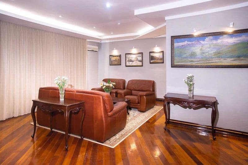 Сдается квартира на Садыка Азимова<br />
Ориентир -Блакстар 