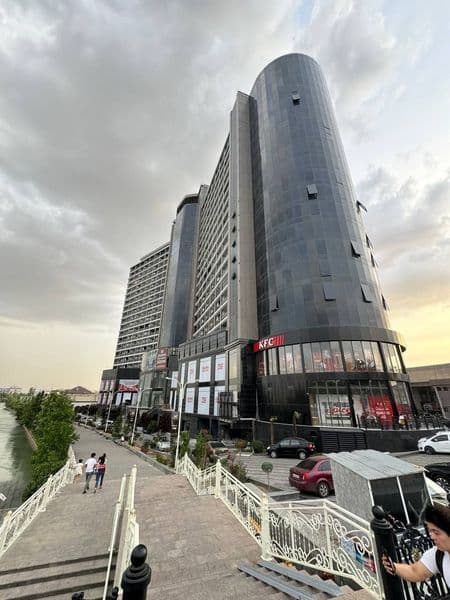 Сдаётся в аренду Двухкомнатная квартира 64 кВ м. Новая. С бы