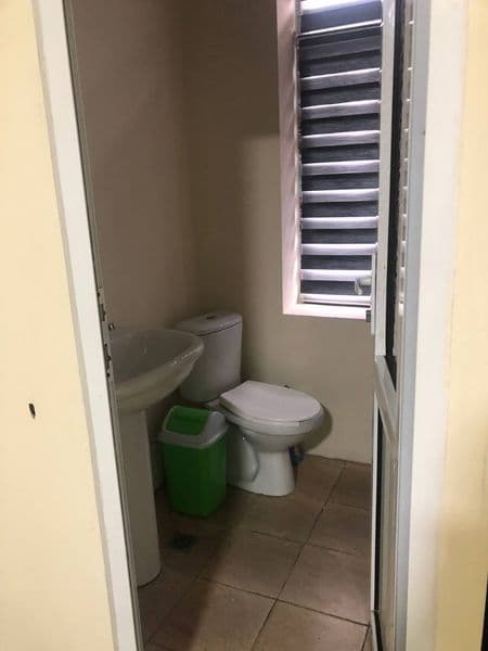 Beruniy yaqinida studentlar un yotoxonalar bor <br />
waroit