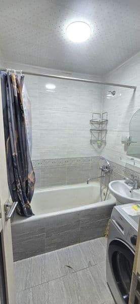 Аренда чиланзар 14.  Двух комнатная.  Есть холодильник стира