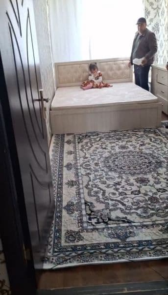 Chilonzor 20 kvartal <br />
200 maktabni yonida <br />
2xona