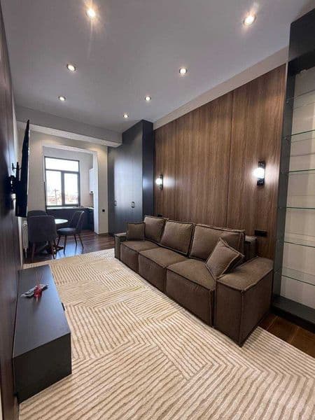 Сдается квартира для молодой семьи<br />
<br />
• Район: Алм