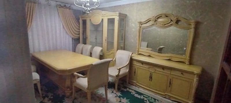 Оилага 3 хонали ижарага квартира Фарход бозори олдида, без м