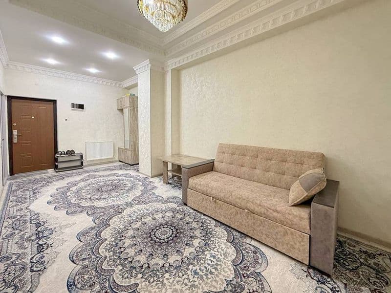 Аренда 1 комнатная <br />
Новостройка<br />
Этаж 4<br />
Эта