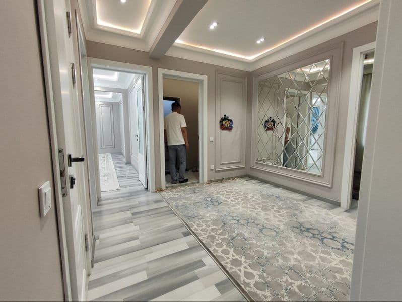 Сдаётся 5х комнатная евро квартира в Сергели-8. Сзади жиз-би