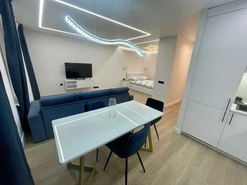 Сдаётся  квартира в центре на Айбеке <br />
Ориентир - м. Ай