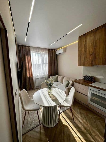 2х комнатную квартиру на 5 этаже,<br />
В квартире есть все 