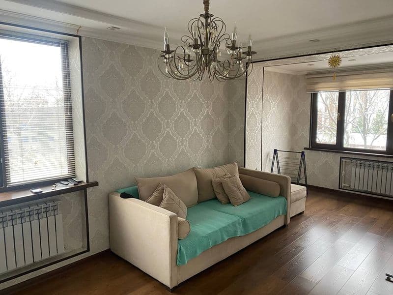 Рядом метро " космонавтов" тихий двор в центре — фото 3