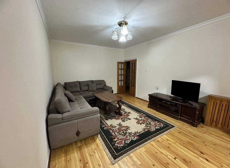 • Комнат: 3<br />
• Этаж: 3<br />
• Этажность: 9<br />
• Пло — фото 3