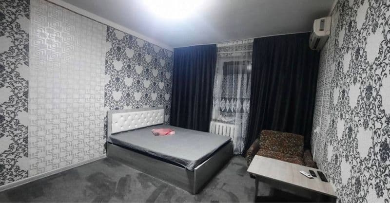 Цум <br />
110 школа<br />
1 комнатная<br />
Площадь-33<br /