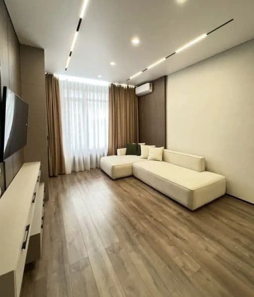 Oybek metro ЖК NRG da kvartira arendaga beriladi.Hech kim ya