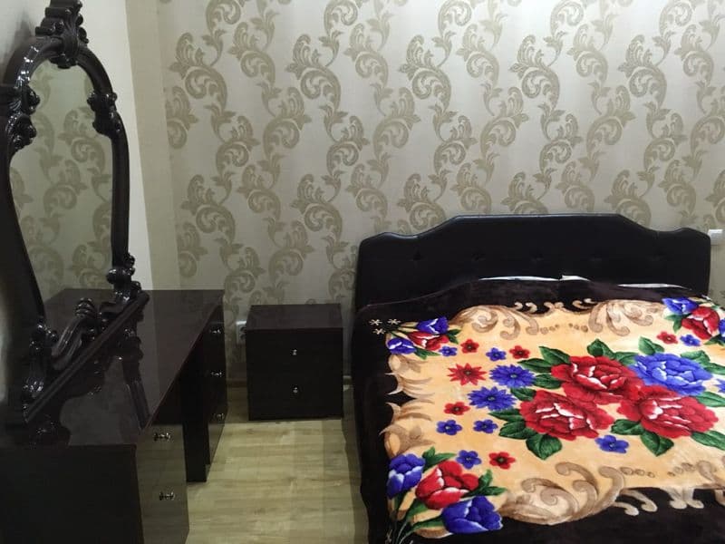 Аренда квартиры 2/1/4. В центре города. Сдаю только иностран