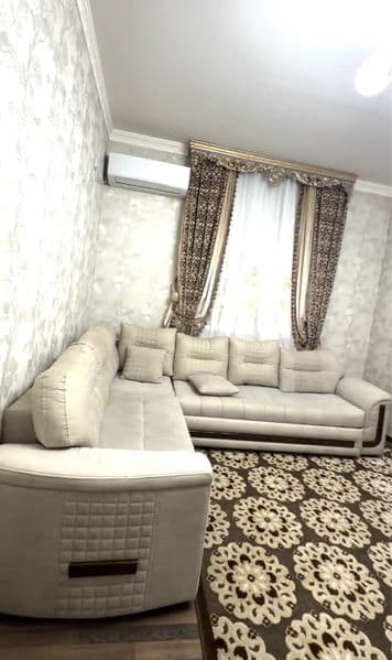 Parkentskida Navastroyka domda ijaraga kvartira beriladi. Uy