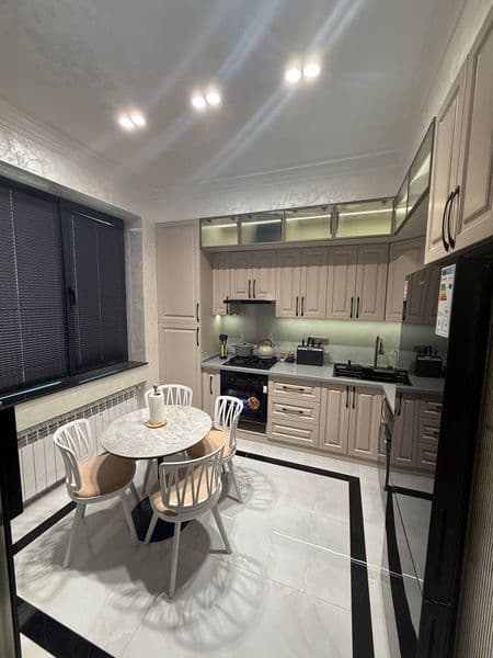 Arenda Qorasaroy passportni stol oldida <br />
3 xona novast — фото 2