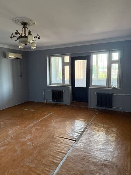 Район - Алмазарский<br />
Ориентир - Ало тойхона<br />
Комна