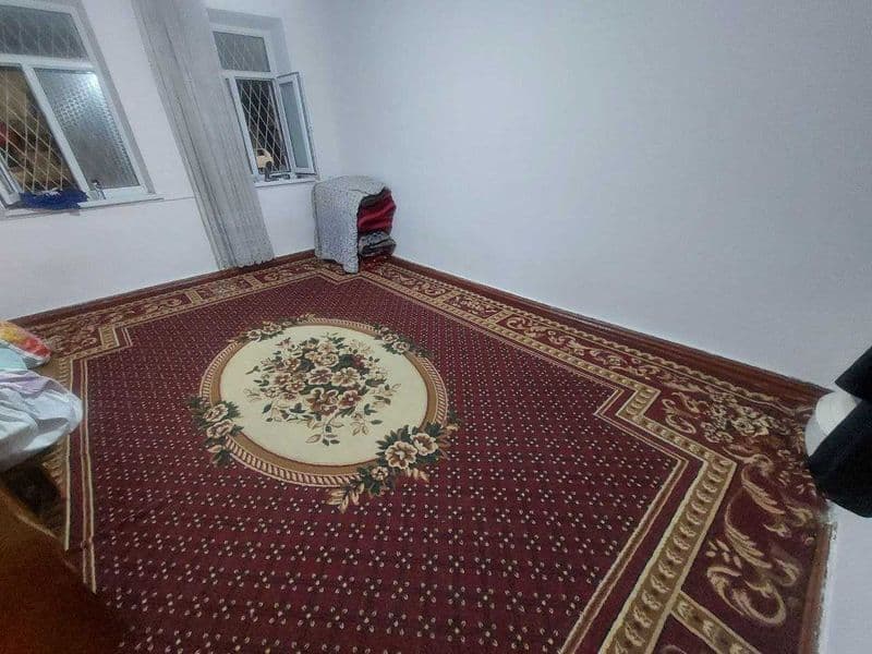 Ўқийдиган, ишлайдиган йигитларга уй эгасидан маклерсиз  ижар