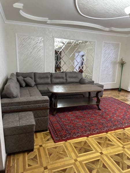 АРЕНДА Сдаю своя 4 х ком кв ра на  улице Ойбек 180 кв м 2 са