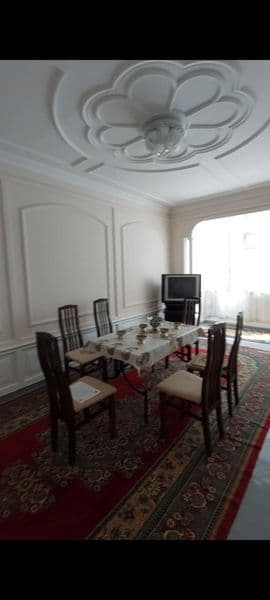 Manzili: Uchtepa tumani<br />
Moʻljali: Farxod bozori uy yo'