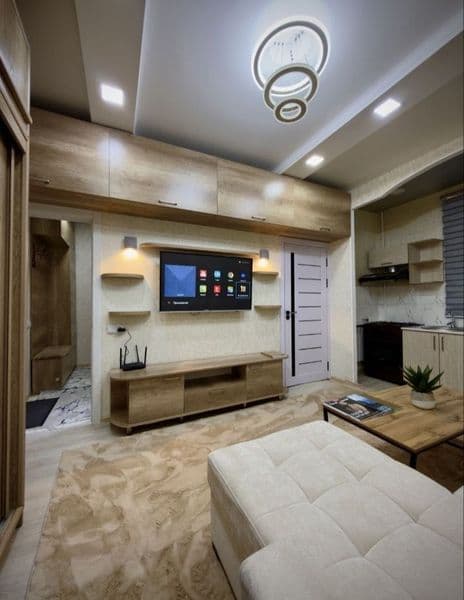 Chilonzor 3 kv.  <br />
Or:Novza metro<br />
2/3/4<br />
Oil