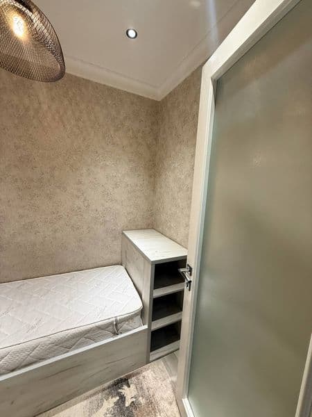 Юнусабад 15 кв<br />
Арбат <br />
2.3/1/4<br />
Цена 550$ <b — фото 4