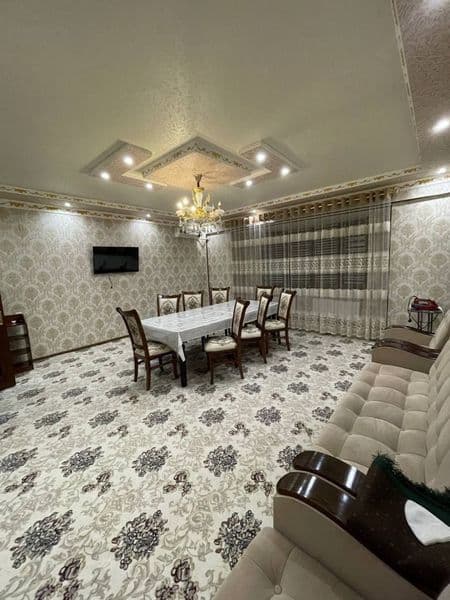 Отличное расположение дома - всё рядом - много магазинов, Це — фото 2
