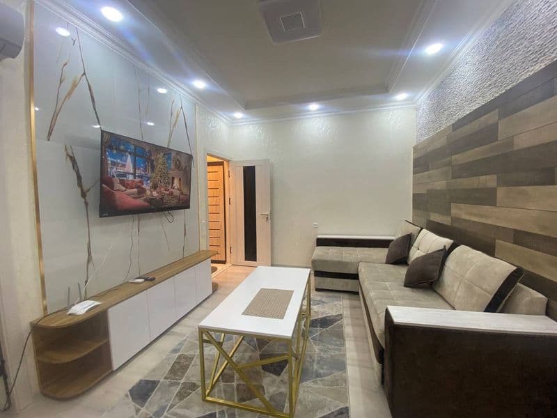 Аренда Чиланзар 2 квартал <br />
1*2/2/4.<br />
Квартира уко