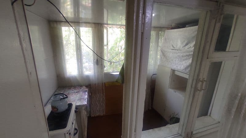 Mirzo Ulug'bek metro sidan chiqqanda korzinkani orqa tarafid — фото 4