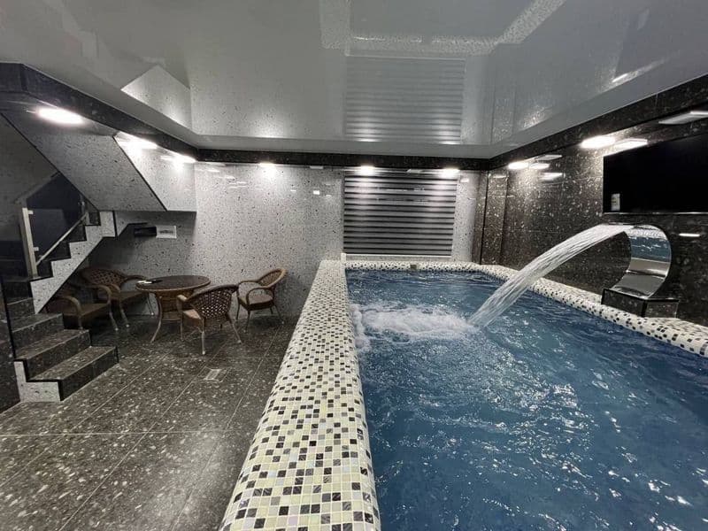 Сдаю 2 комнота Сауна и бассейном евроремонт с мебелью техник — фото 4