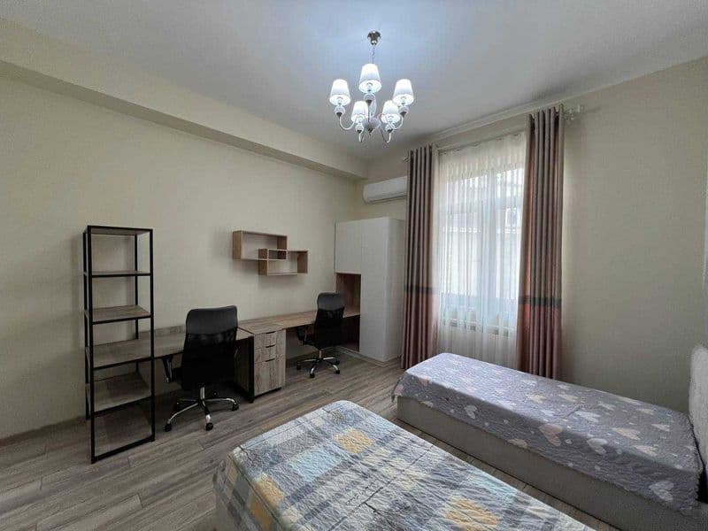 3 комнаты студия 140м2<br />
Авторский ремонт, есть все абсо — фото 4