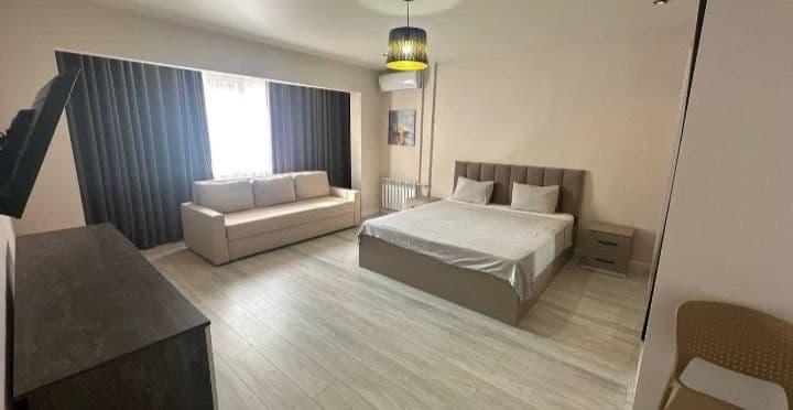 Kvartira ijaraga beriladi<br />
ID: A021<br />
<br />
Rayon: