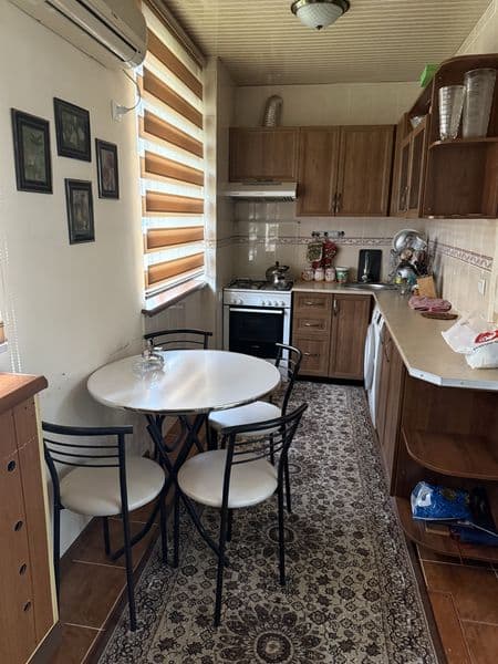 Академ городок 2х ком.<br />
Ориентир АТ парк<br />
Площадь: